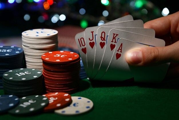 yes4d app showing multiple players chatting during a live roulette table session with dealer interaction